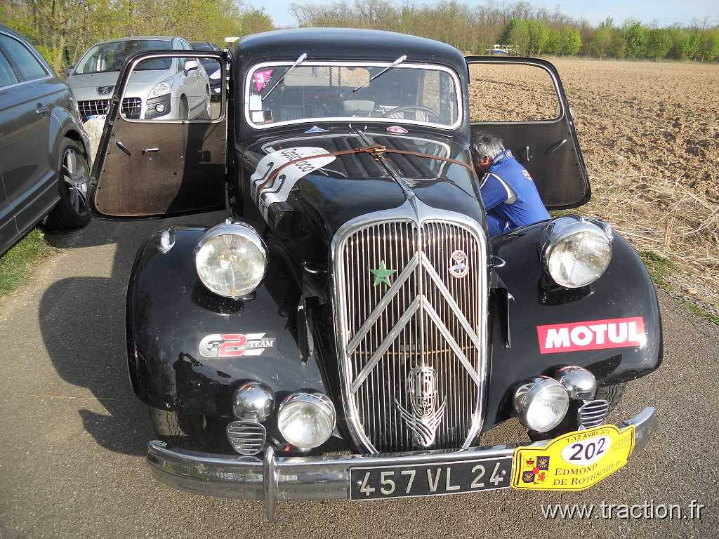2014_Tour_Auto (26).JPG - Tour Auto 2014 Optic 2000, Anneau du Rhin, participant N° 202 PETIT/CARON FRA/FRA Citroen Traction 15-six 1950